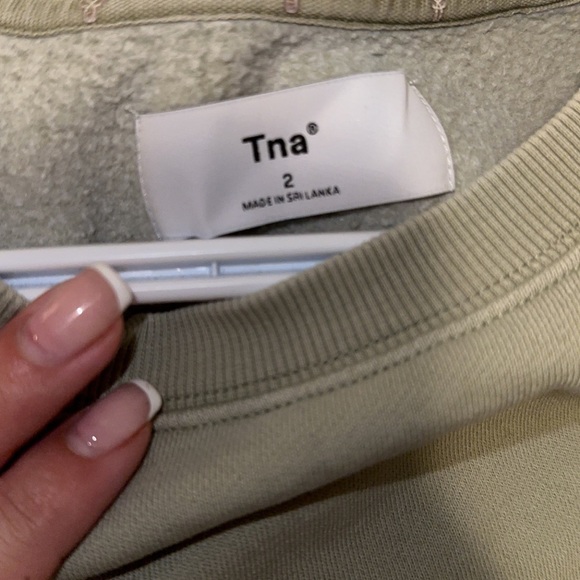 Aritzia cropped sweater - Picture 4 of 4